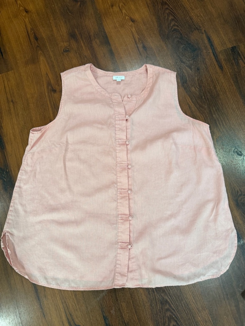 J.Jill Love Linen Soft Summer Pampas Sleeveless Button-Up
Linen 3X Top